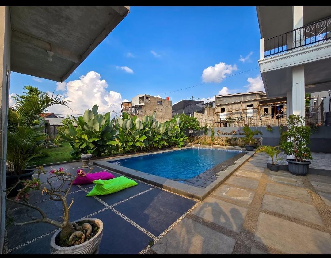 VILLA MEGAMENDUNG 3